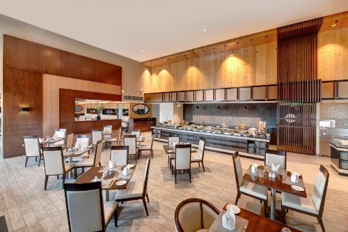 Metropolitan Hotel Dubai image 7